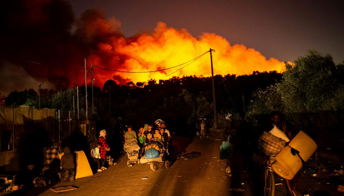 Megint lángol Görögország