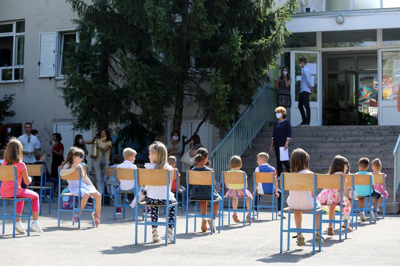 Horvátország: Két nap után kétezer diák kényszerült házi karanténba