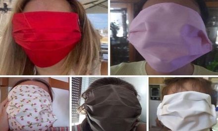 Hatalmas maszkok a gyerekeken – rossz méretet küldtek a gyártónak