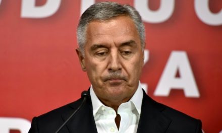 Lemondott pártja elnöki posztjáról Milo Đukanović montenegrói elnök