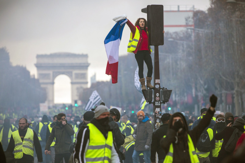 A francia sárgamellényesek ismét megmozdulásokat hirdettek