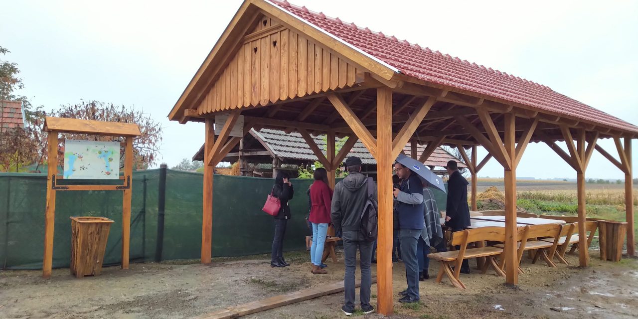 Ludas: Pihenőhely épült természetbarát turisták számára