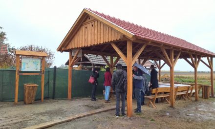 Ludas: Pihenőhely épült természetbarát turisták számára