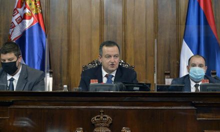 Kedden feloszlatják a parlamentet és Dačić kiírja a helyhatósági választásokat
