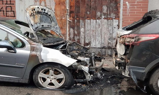 Újvidék: Felgyújtották egy karlócai ellenzéki képviselő kocsiját (fotók)
