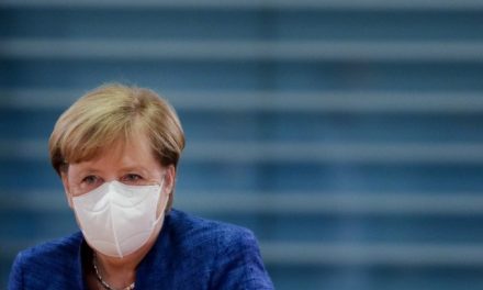 Merkel: Nem szabad ismét elkövetni a 2015-ös menekülthullámhoz vezető hibákat