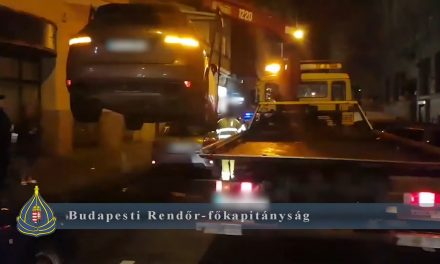 Porschéval járt cigarettát lopni két nő Budapesten (Videó)