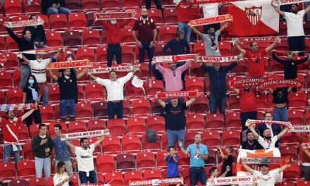 UEFA: Visszatérhetnek a szurkolók a stadionokba