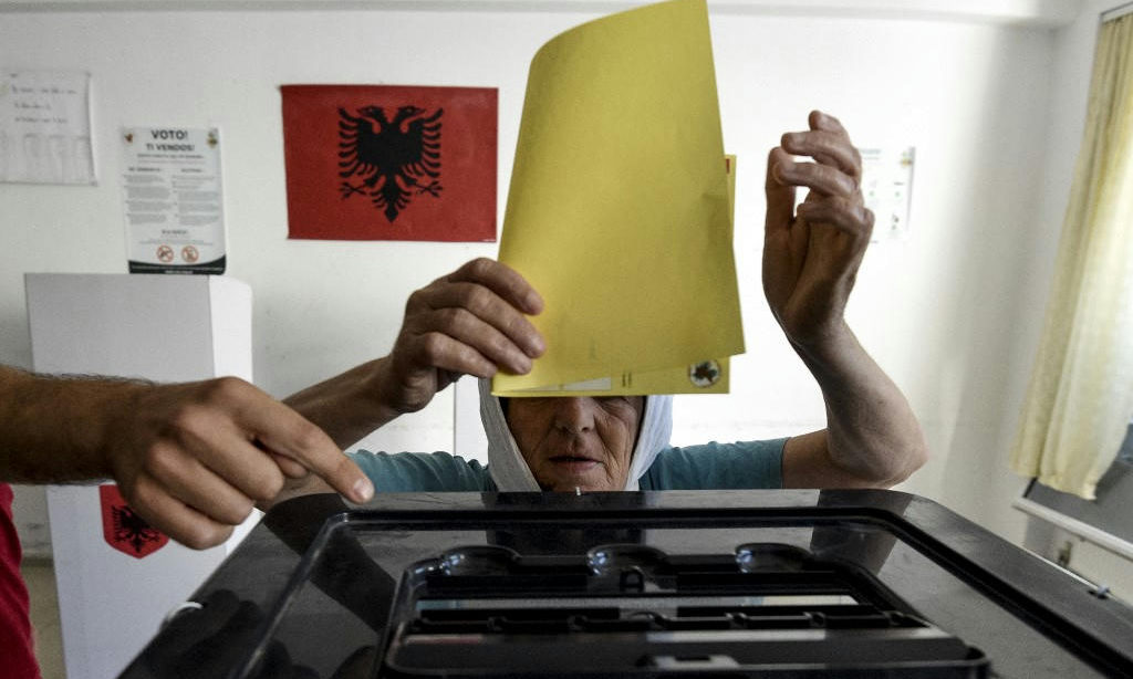 Betiltották az ellenzéki összefogást Albániában