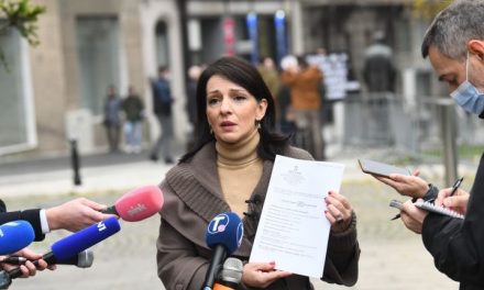 Tepić: A hatalmi elit tagjai közpénzzel tömik ki a barátok és rokonok cégeit