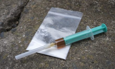 Száz kábítószer-élvező tűnt el egy drogelvonó intézetből