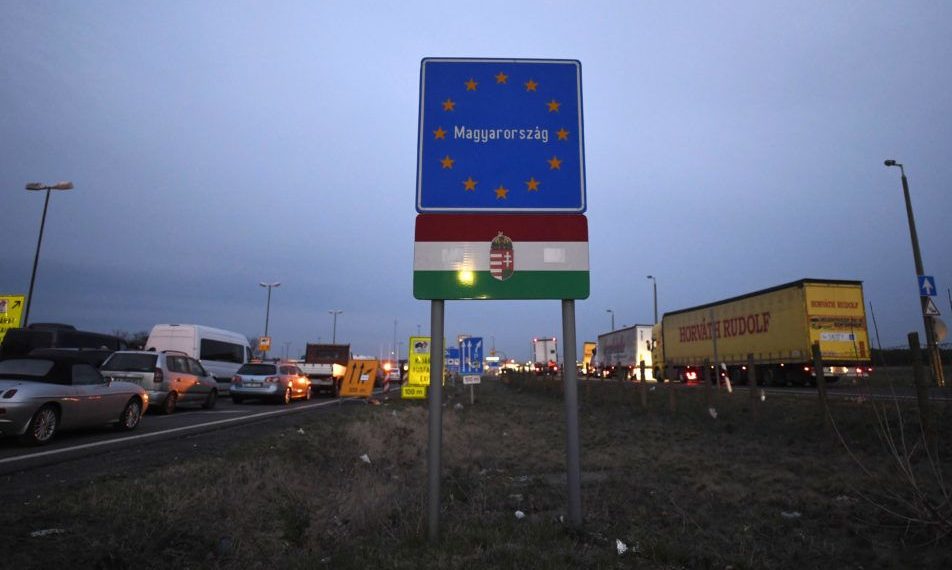 Februárig marad a magyarországi határzár