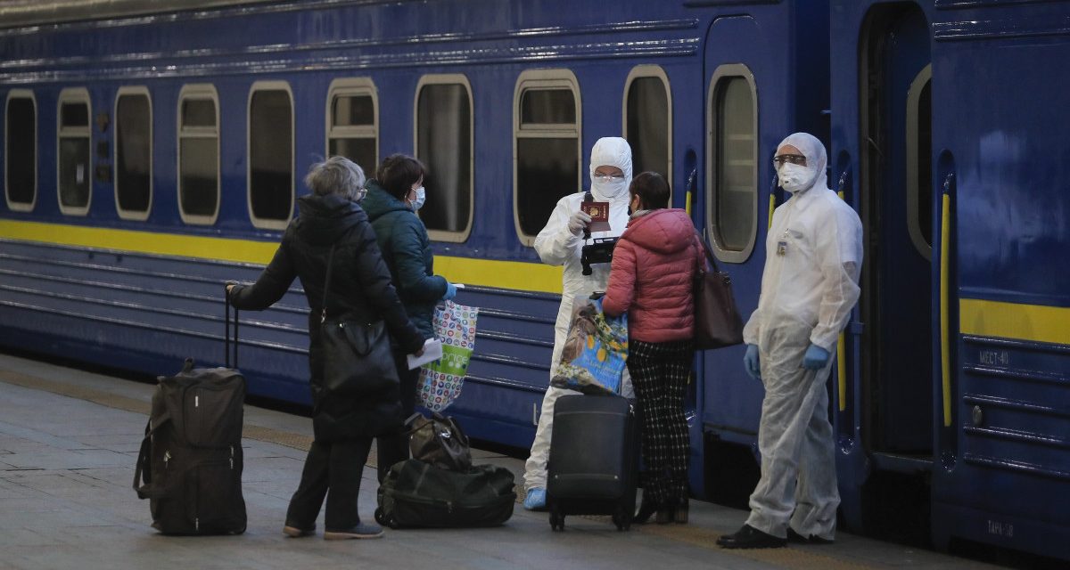 Ukrajnában több mint 14 500 új fertőzöttet regisztráltak egy nap alatt