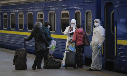 Több ukrajnai vasútállomást támadtak az oroszok, áldozatok is vannak