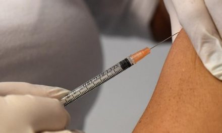 Szerbiában mától igényelhető a koronavírus elleni védőoltás