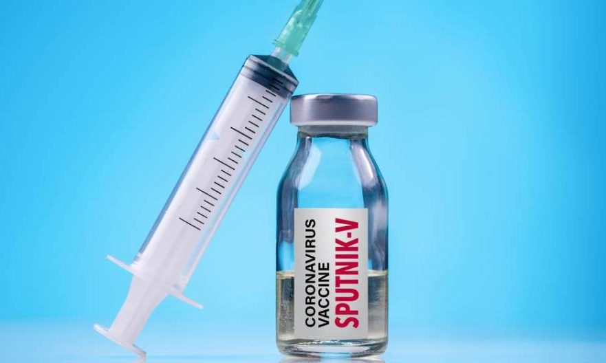 A miniszter szerint a Szputnyik V vakcina a 60 évnél idősebbek számára is biztonságos