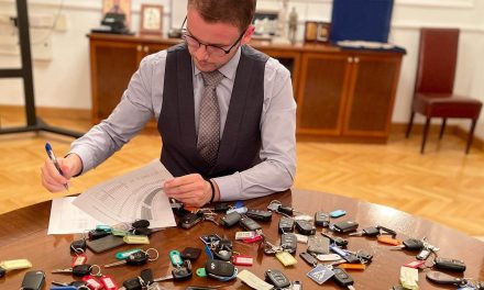 Több mint ötven hivatali gépjármű kulcsát kérte be az új polgármester