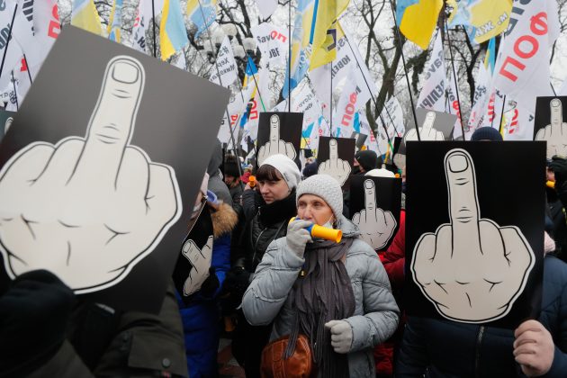 Kijevben a tüntetők összecsaptak a rendőrökkel