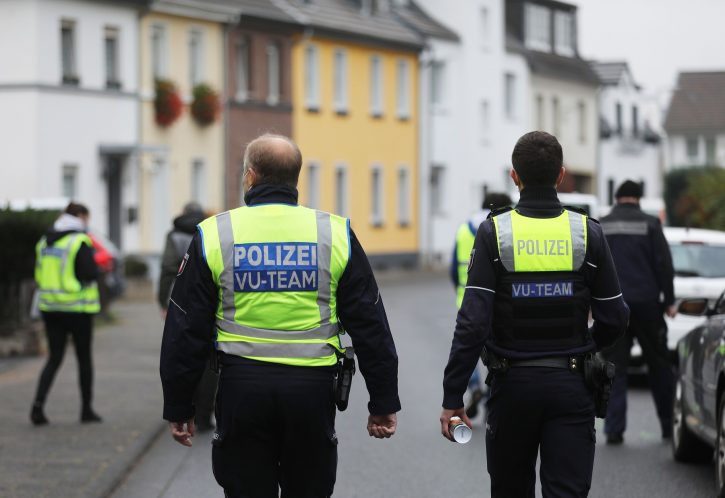 Németország: Több embert gázolt halálra egy személyautó egy gyalogosövezetben