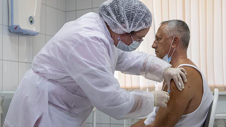 Oroszországban megkezdődött a koronavírus-védőoltás beadása