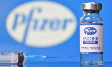Szerbia százezer adag Pfizer vakcinát adományoz Csehországnak
