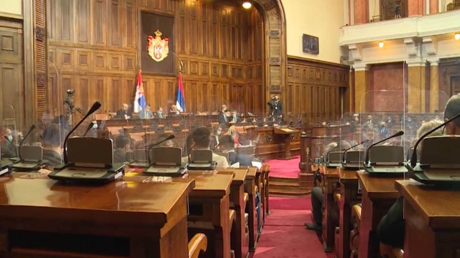 <span class="entry-title-primary">Három kismalac a parlamentben</span> <span class="entry-subtitle">Szerbiai sajtószemle (2020. december 12-18.)</span>