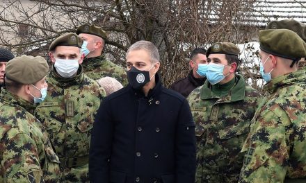 Stefanović: Megemeltük az önkéntes katonák fizetését