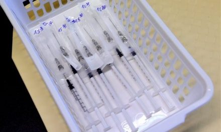 A polgárok választhatnak, melyik gyártó vakcináját kérik