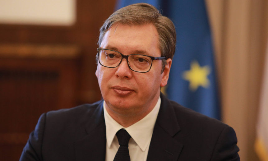 Vučić: Közvitára bocsátjuk a sorkatonaság kérdését