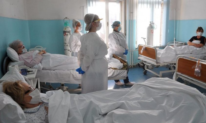 Szerbiában csökkent az új fertőzöttek, és a halálesetek száma is
