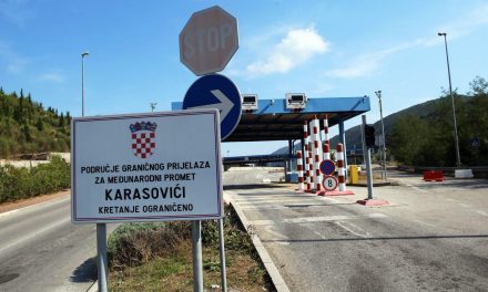 A horvát határrendőrök 36 kiló füvet találtak egy szerb rendszámú autóban