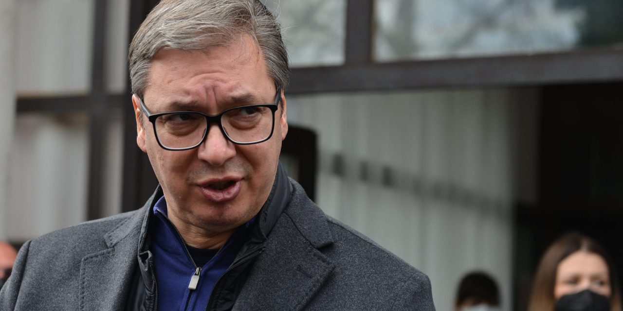 Vučić: Lottónyereményt vezetünk be, hogy az emberek beoltassák magukat