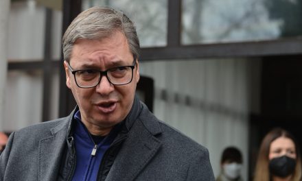 Vučić: Lottónyereményt vezetünk be, hogy az emberek beoltassák magukat