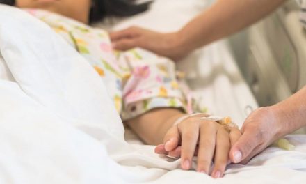 Harmincöt koronavírusos gyermeket ápolnak a belgrádi kórházban