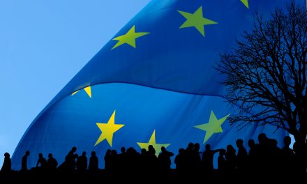 Az EU uniós dimenziójú bűncselekménnyé nyilvánítaná a gyűlöletbeszédet