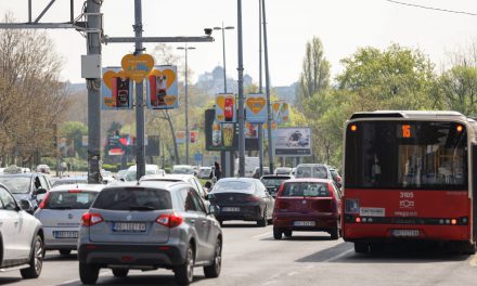 Összeverekedtek a sofőrök Belgrádban, leállt a forgalom (Videó)