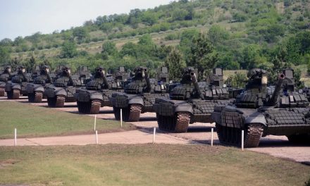 Szerbia tankokat és páncélozott járműveket kapott Oroszországtól