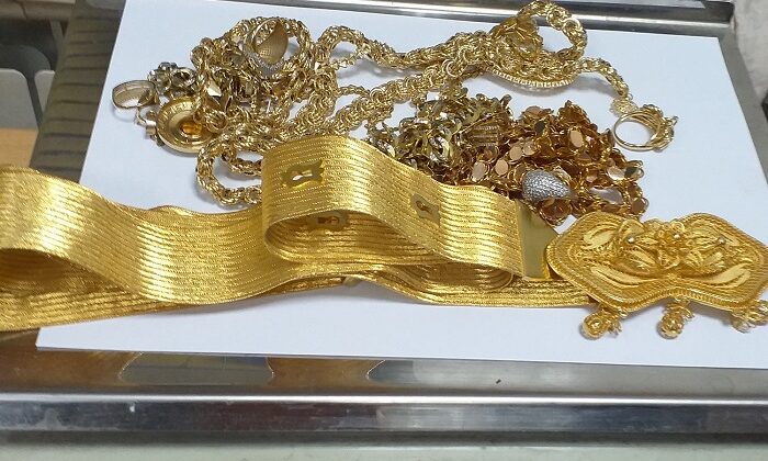 Fél kilónyi aranyat találtak egy autóban Horgosnál
