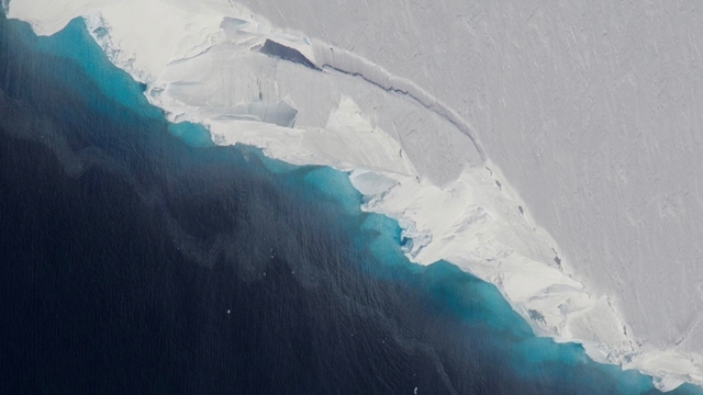 Az Antarktiszon gyorsan töredezik a jég utolsó védvonala