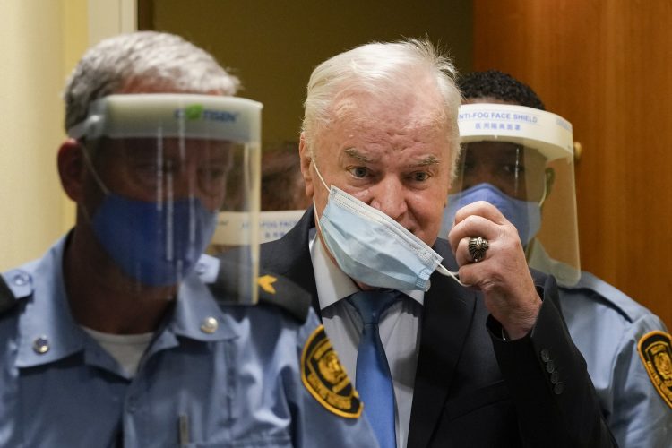 Ratko Mladićot jogerősen életfogytig tartó szabadságvesztésre ítélték (FRISSÍTVE)