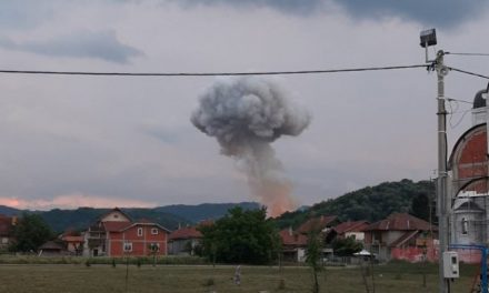 Ismét robbant a čačaki Sloboda gyár, elrendelték a városrész kiürítését (Videó)