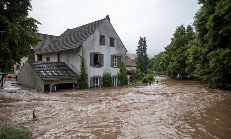 Többen is eltűntek, miután házak omlottak össze Németországban a heves esőzések miatt