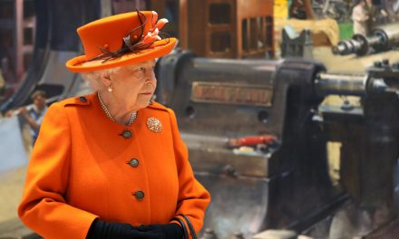 Erzsébet királynő is szurkol