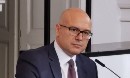 Vučević: Újvidék nem vonja vissza Putyintól a díszpolgári címet