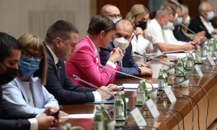 Brnabić: Nem igaz, hogy a válságstáb tagjai 400.000 dinárt kapnak havonta