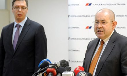 A VMSZ a Szerb Haladó Párt jelöltjeit is támogatja Zentán