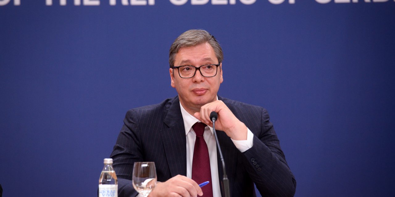 Vučić: Arra kérem az epidemiológusokat, hogy minél enyhébb intézkedéseket hozzanak