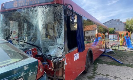Őrizetbe vették a zimonyi játszótérre behajtó autóbusz 72 éves sofőrjét