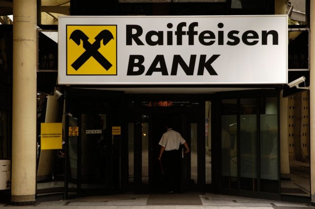 Adathalász e-mailre figyelmeztet a Raiffeisen Bank