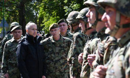 Stefanović: Vučić rendelte el a harci készültséget, de a hadsereg nem hatolt be tiltott területre